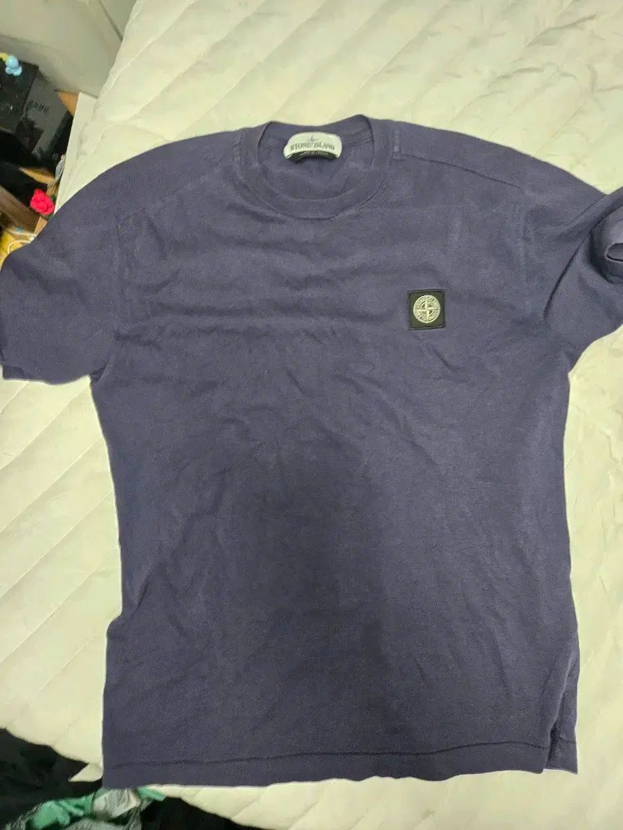 STONE ISLAND ストーンアイランド 半袖Tシャツ ネイビー