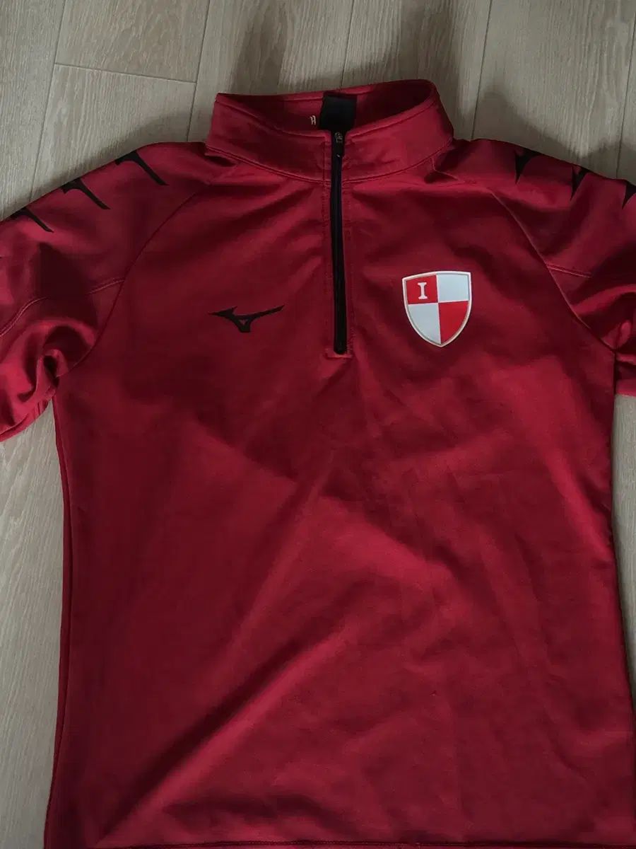 プサン アイパーク mizuno レッド ハーフジップ 8,799円
