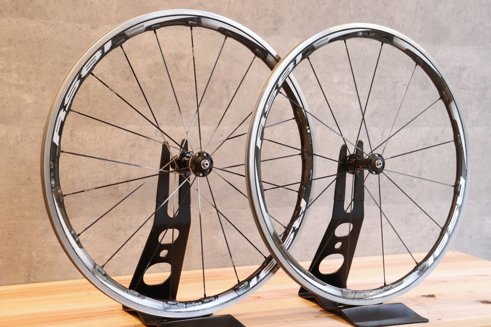 シマノ SHIMANO WH-RS81-C35 CL アルミ/カーボン クリンチャー