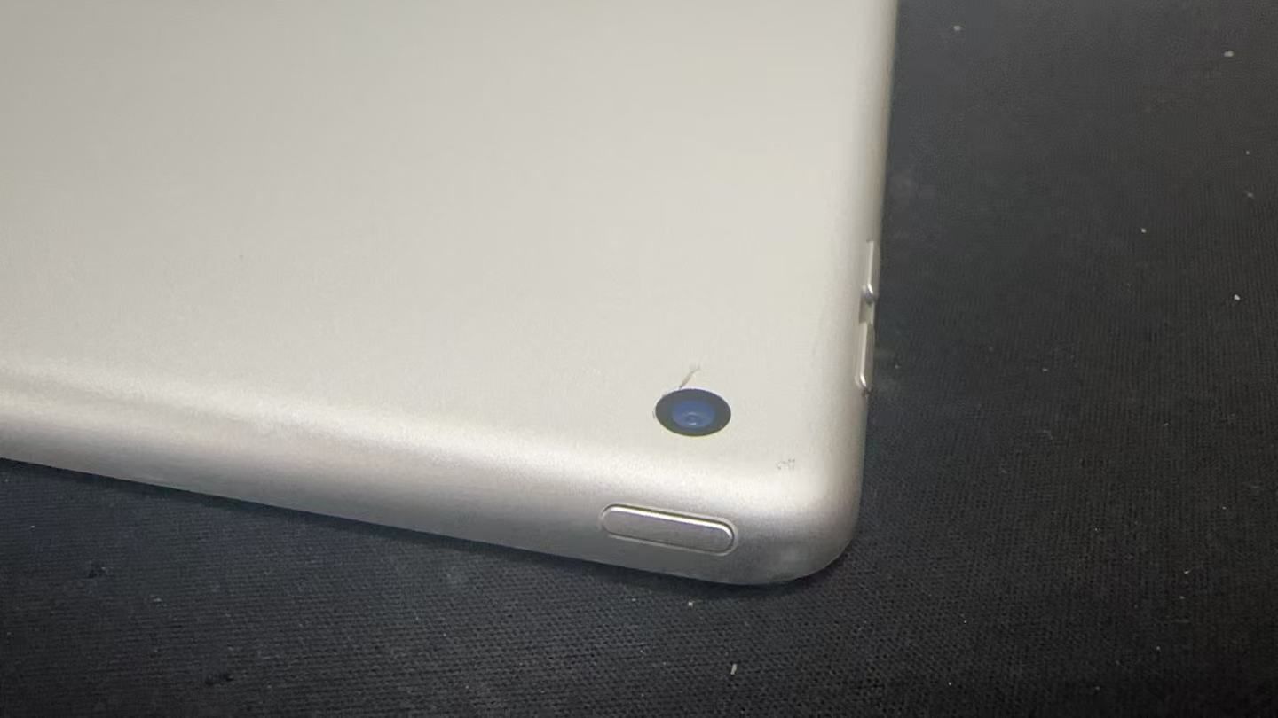 iPad 第5世代 32GB WiFi シルバー 中古 - メルカリ