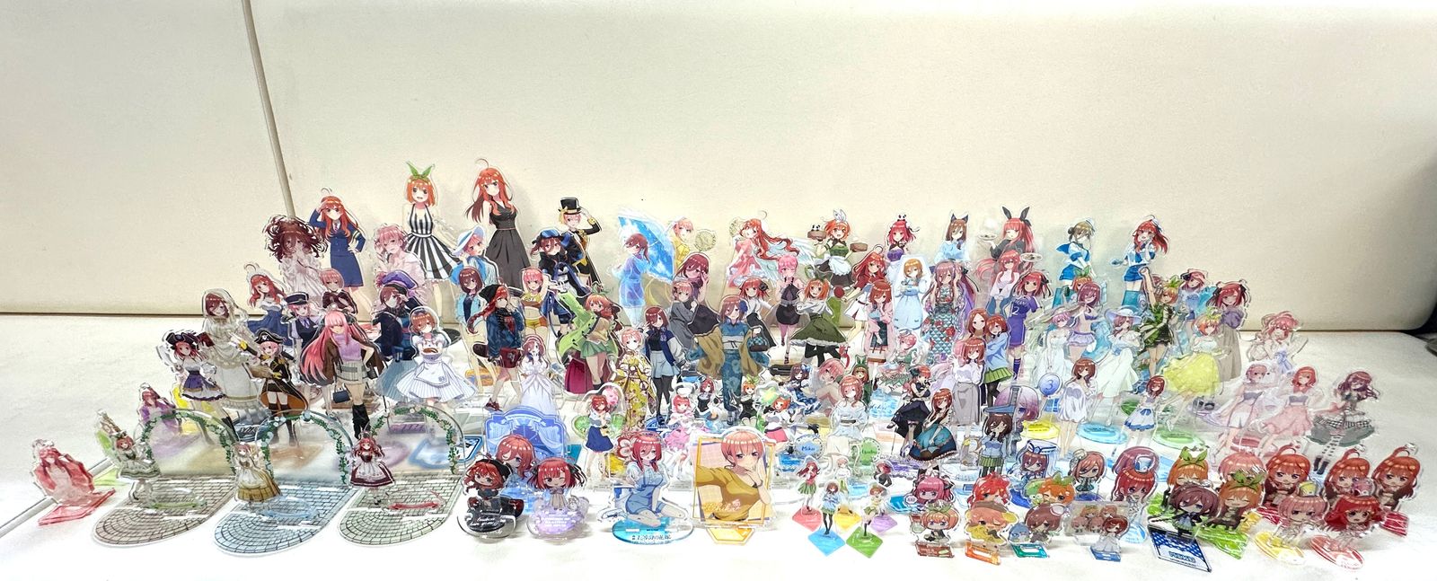 現状品 五等分の花嫁 アクリルスタンド アクスタ 大量まとめセット 100個以上 サンリオコラボ ゆらり 春服ver. ネグリジェ 他 中野一花 二乃 三玖 四葉 五月 6/7