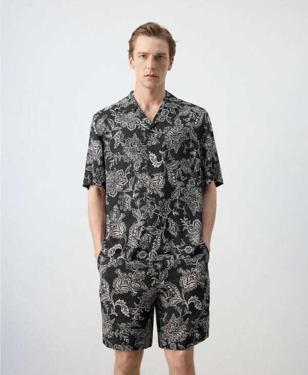 マンゴ メンズ トップス シャツ プリント MANGO Mens RegularFit Printed Shirt Black ブラック