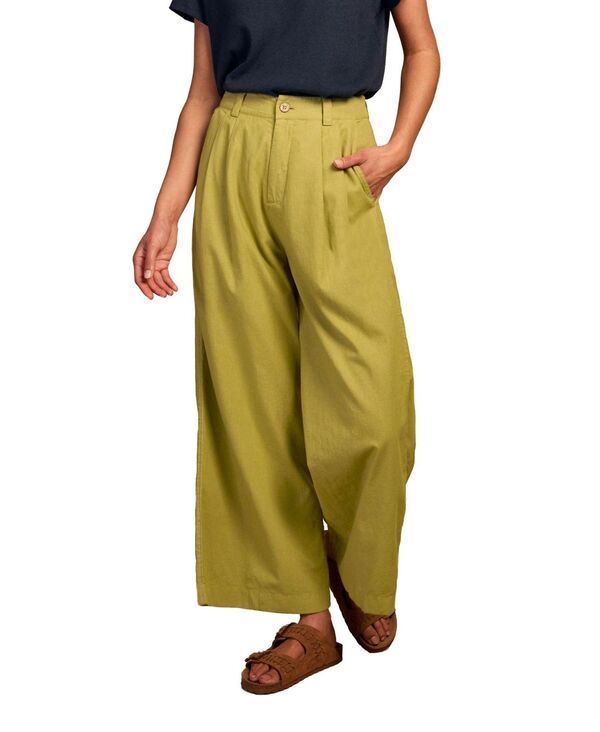 ケルティックアンドコー レディース ボトムス カジュアルパンツ Celtic Co Womens Pleat Front Cropants Bright khaki カーキ