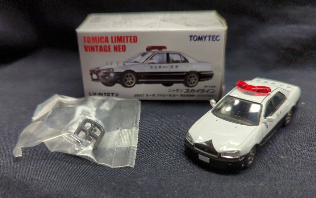 トミーテック TOMICA LIMITED VINTAGE NEO ニッサン スカイライン 25GT ターボ パトロールカー 埼玉県警察 2000年式 LV-N127a