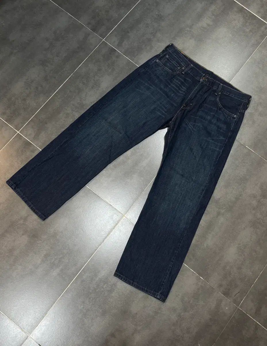 LEVIS 569