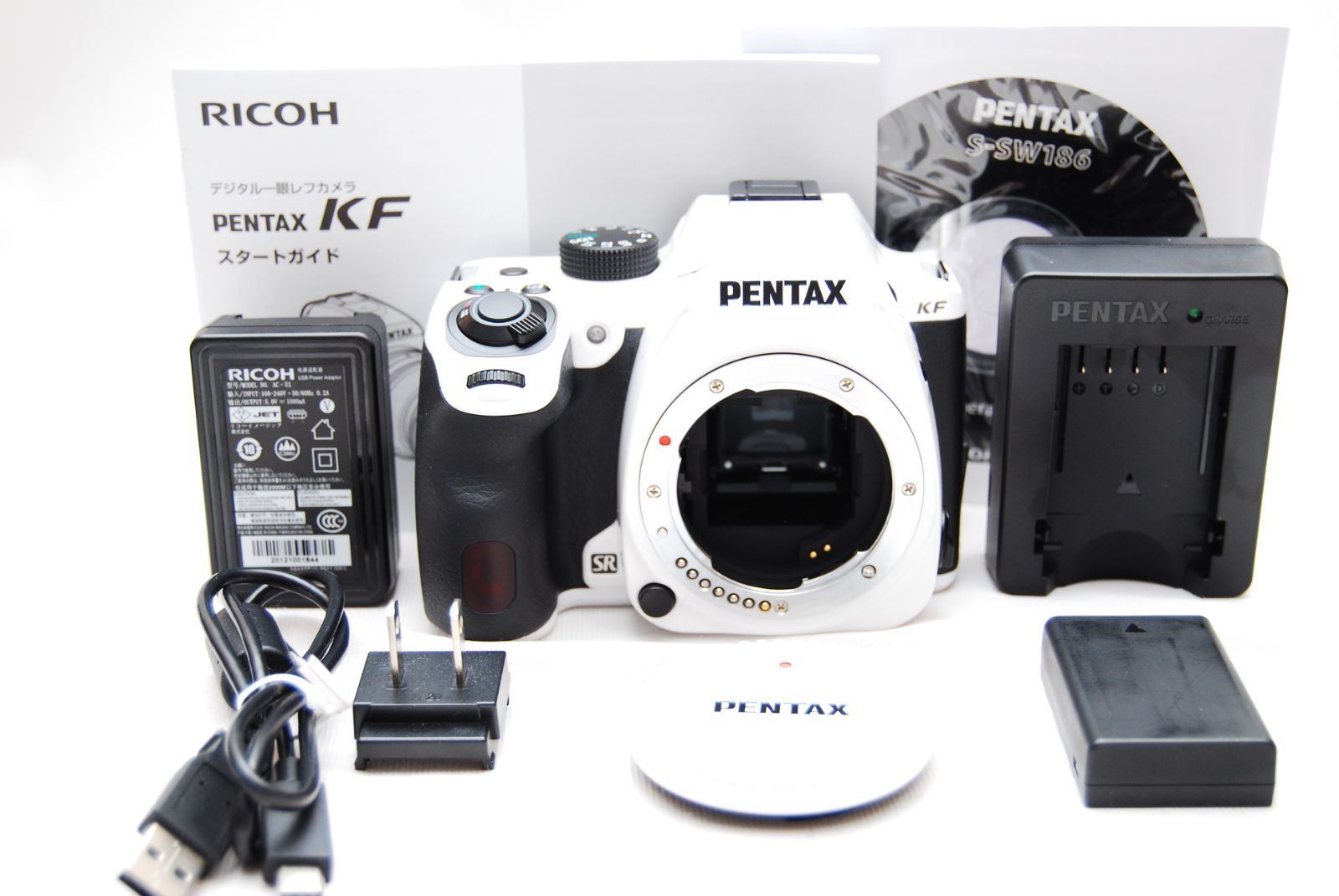 ★極上美品　ショット数６６０回　PENTAX KF ボディ クリスタルホワイト　ペンタックス★