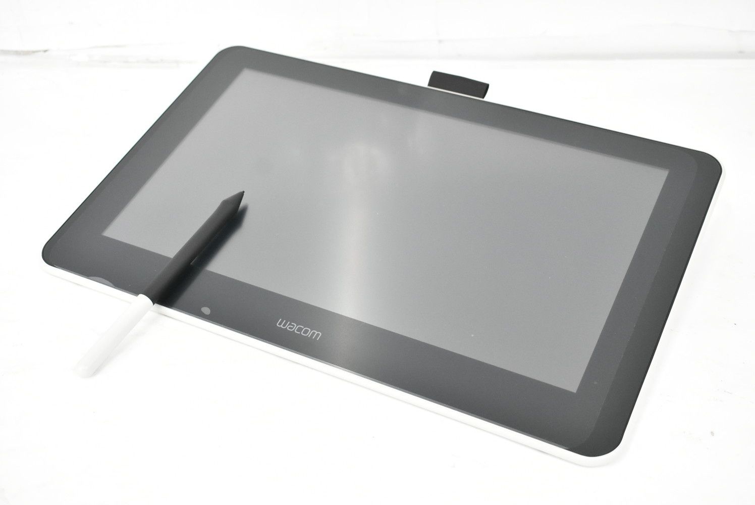 Wacom 液タブ DTC133W0D Wacom One 13.3型 2022年製 ワコム 液晶タブレット ペンタブ イラスト IT8W0F0EV2U4-D-Y09-byebye 14,400円