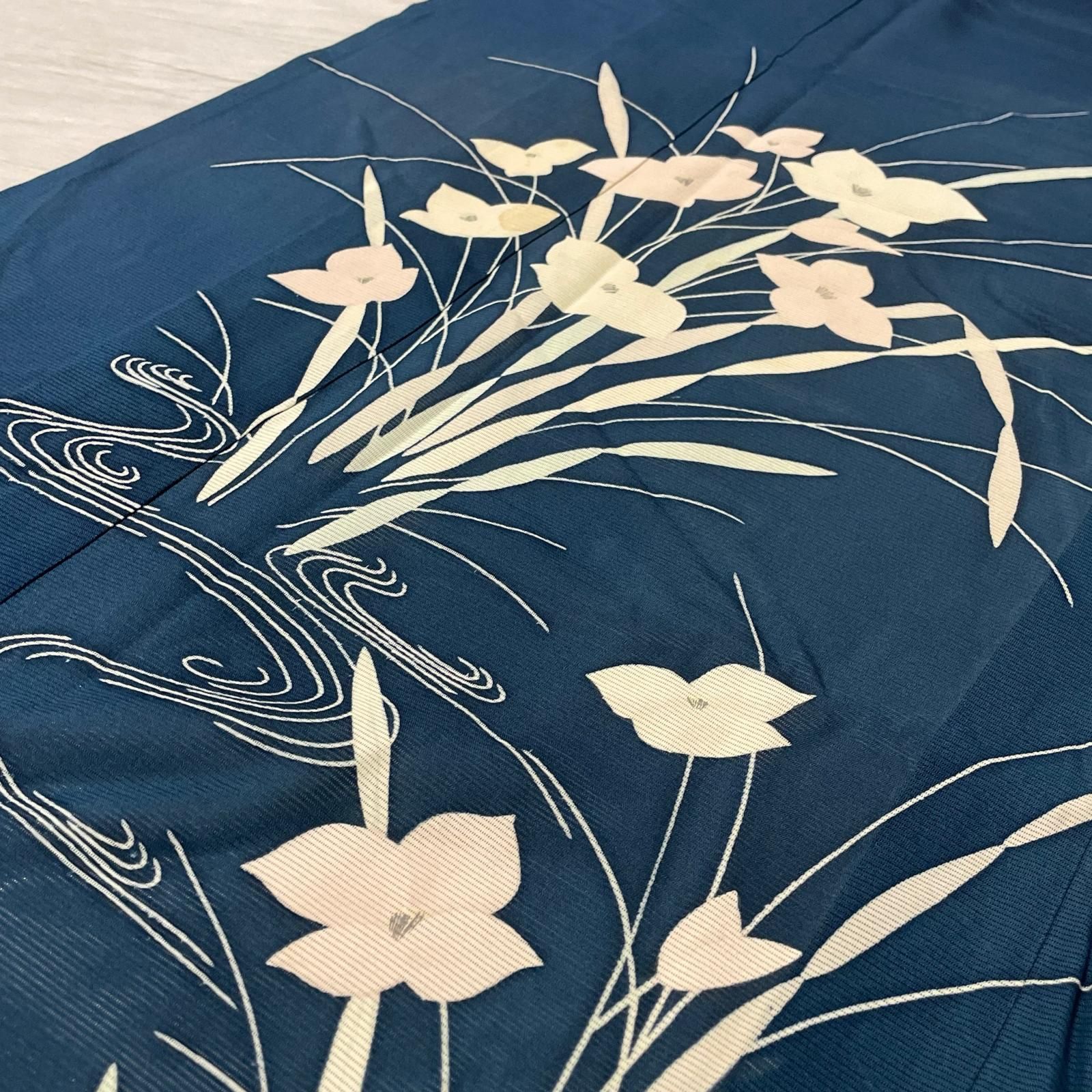 夏着物 絽織 付下げ 上品な花模様 パールトーン加工 着物 正絹 X-3862