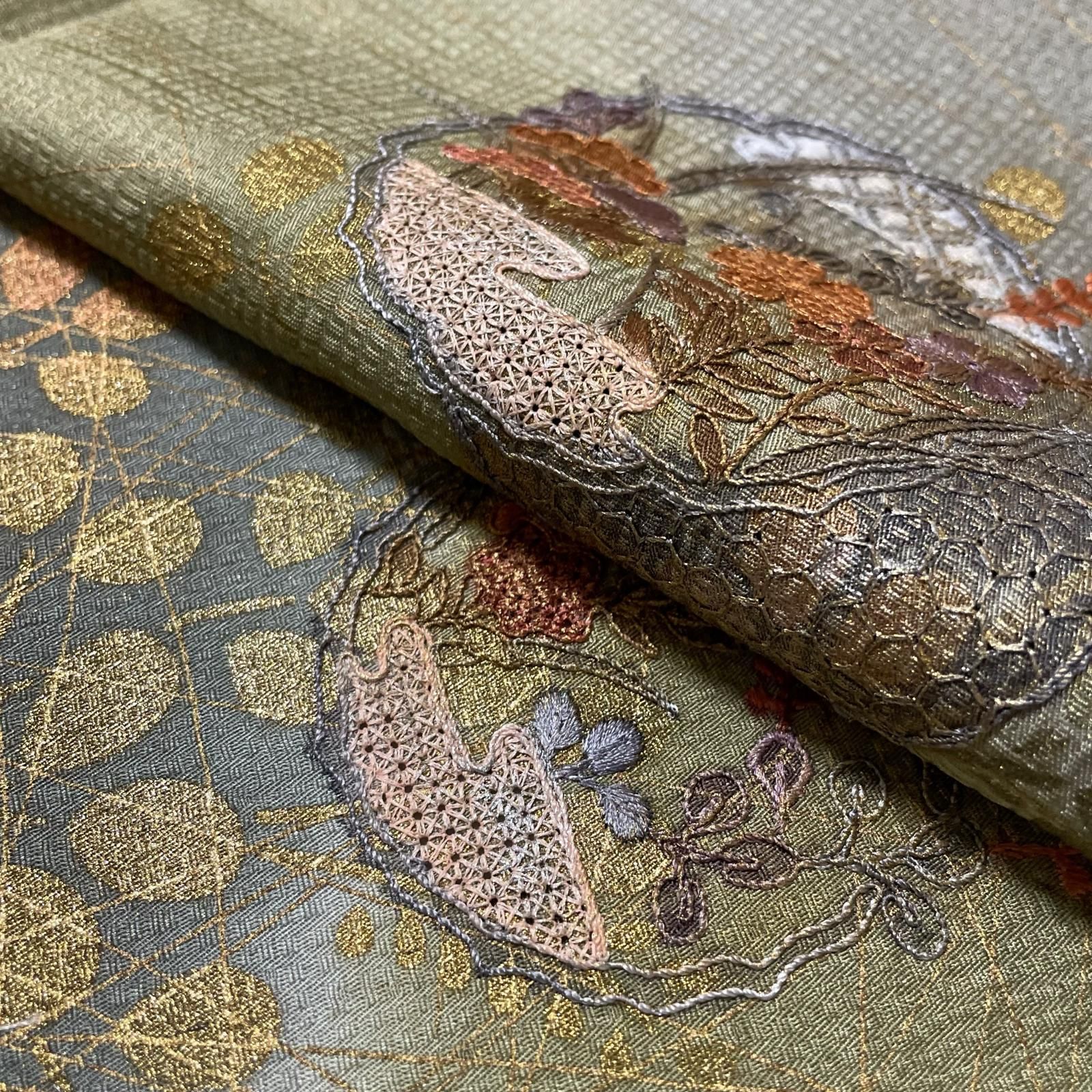 付下げ 裄66.5 トールサイズ 単衣仕立て 刺繍の花模様 金彩 着物 正絹
