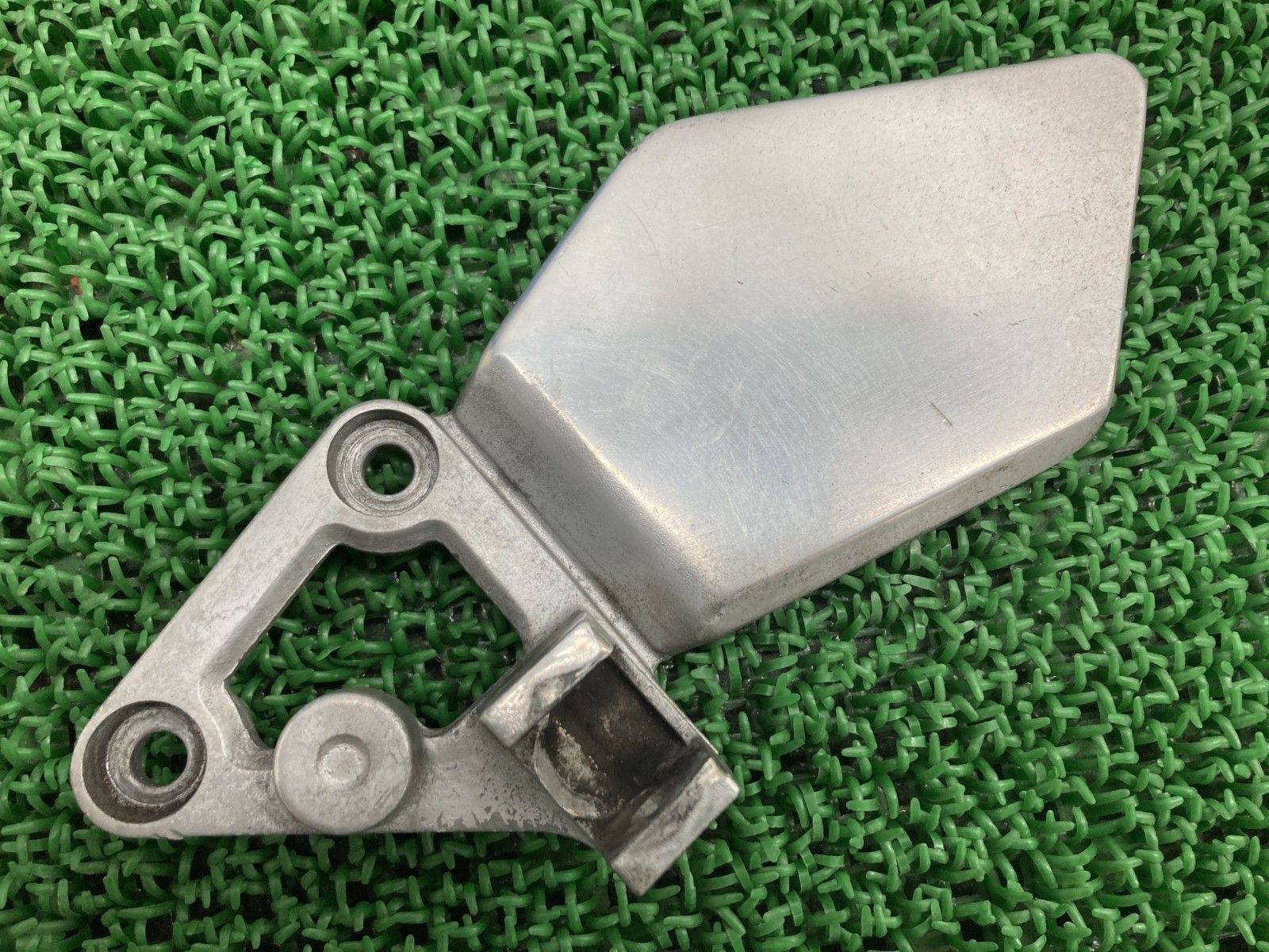 ジェイド ステップ 左 KAF ホンダ 純正 中古 バイク 部品 MC23 JADE ペグ 品薄 希少品 車検 Genuine 45 ジェイド ステップホルダー 左 KAF ホンダ 純正 中古 MC23 JADE メイン