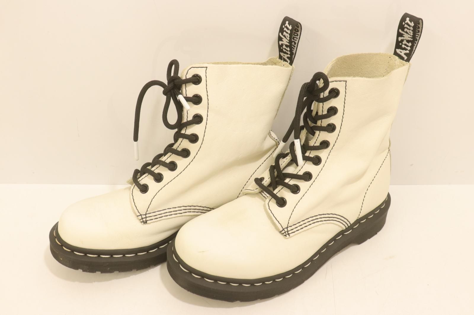 【中古】 DR.MARTENS レディースブーツ UK5 8ホールブーツ DR.MARTENS UK5 白 ホワイト 無地