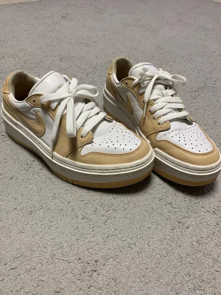 レディース NIKE ジョーダン スニーカー サイズ24.5