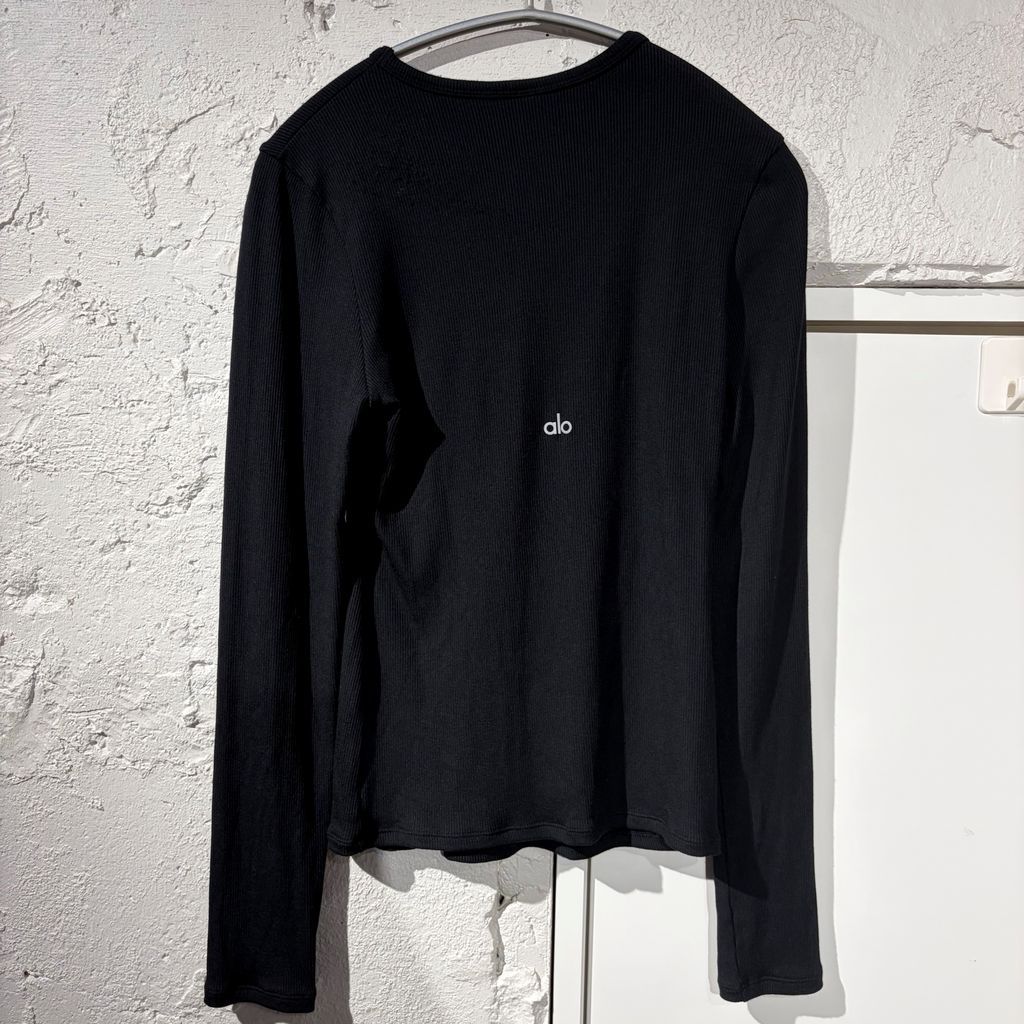 ALO Yoga アロ ーヨガ L/S Tops ストレッチロングTシャツ ブラック