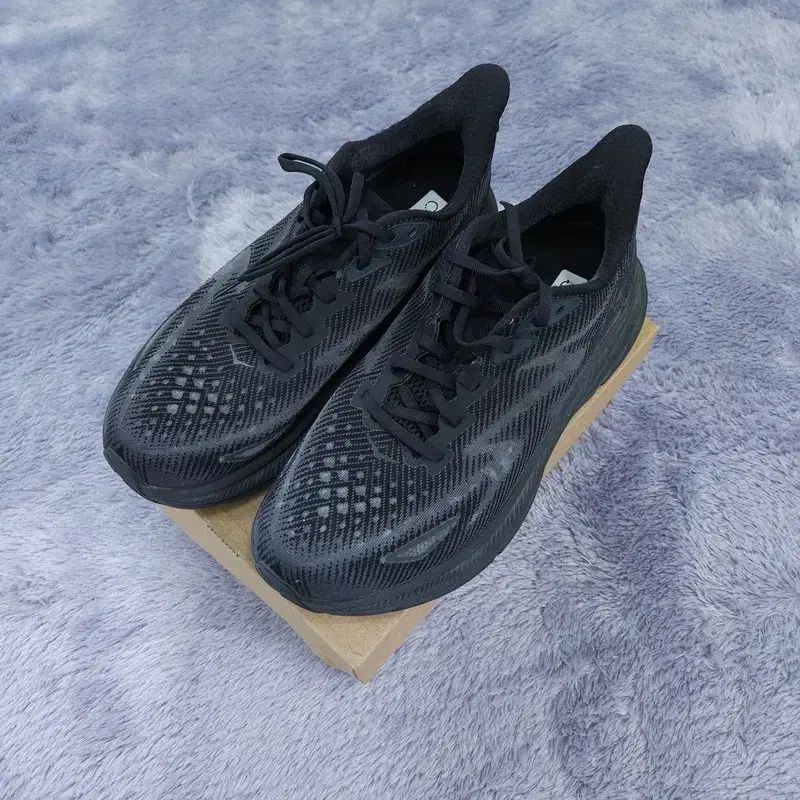 275 HOKA ONE ONE ホカオネオネ スポーツ用 スニーカー | 0610A30