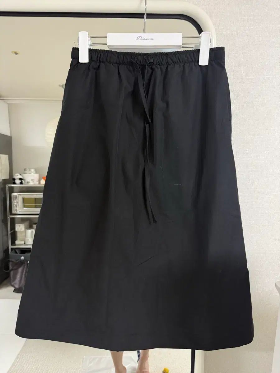 ナッシングリトゥン スカート 9,186円