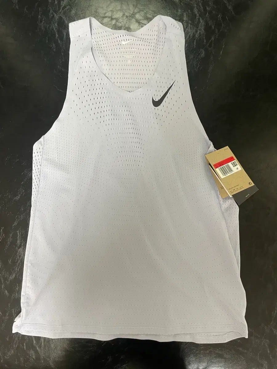 ナイキ エアロスイフト シングレット L