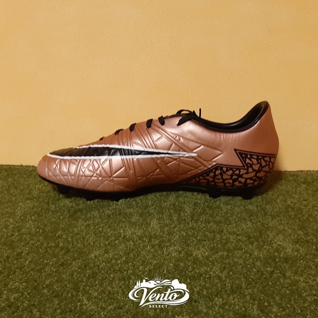新品】NIKE ナイキ サッカースパイク ハイパーヴェノム ファタル II HG