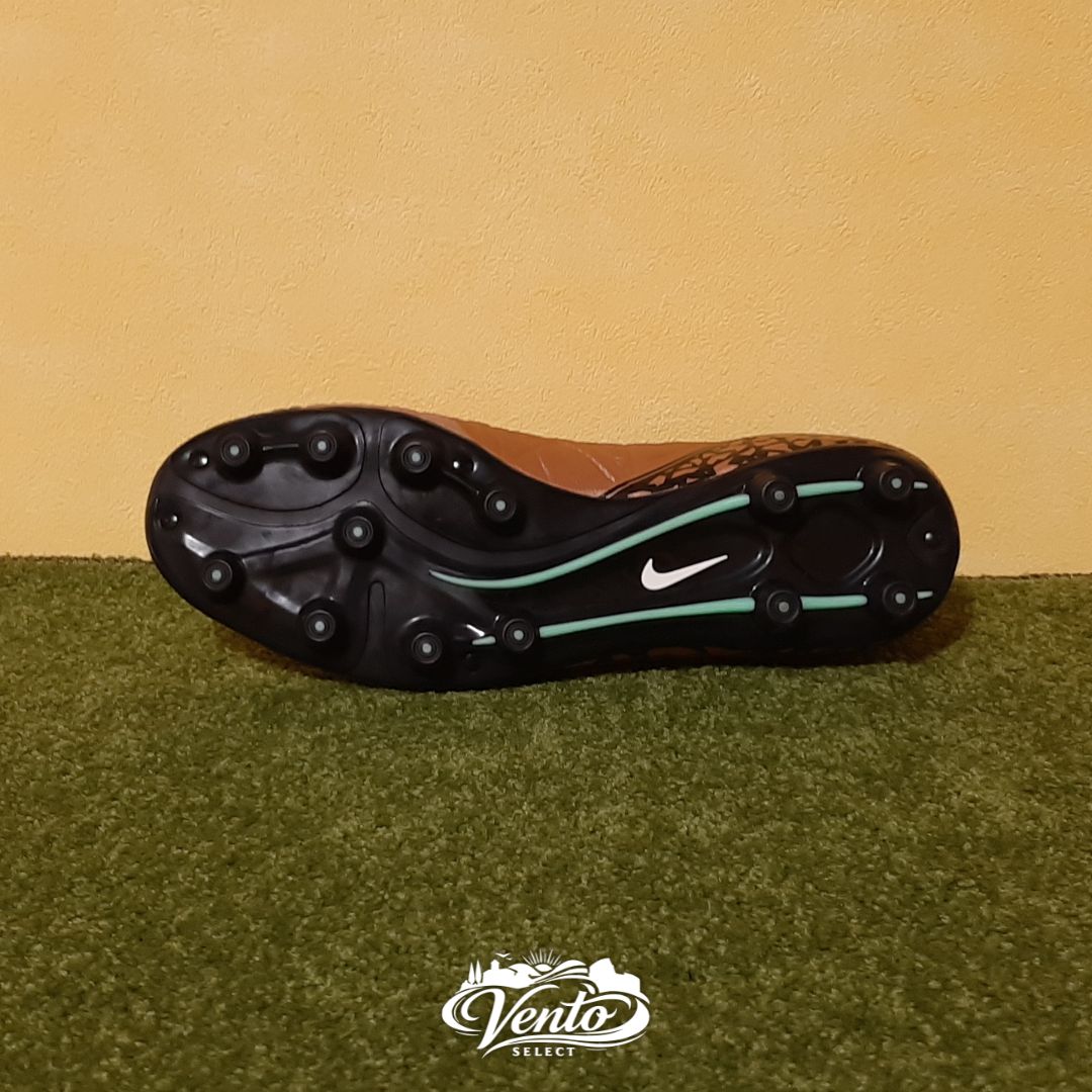 新品】NIKE ナイキ サッカースパイク ハイパーヴェノム ファタル II HG