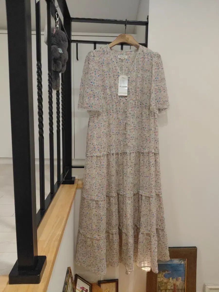 サースデーアイランド 花柄シフォンワンピース