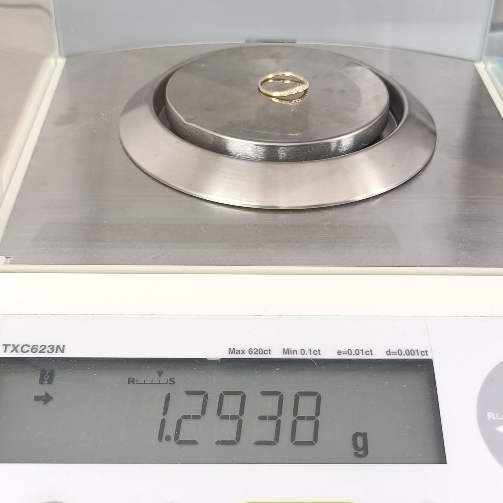 18金 K18 エテ ダイヤ カーブリング 1.29g 9号 Z1516 - メルカリ