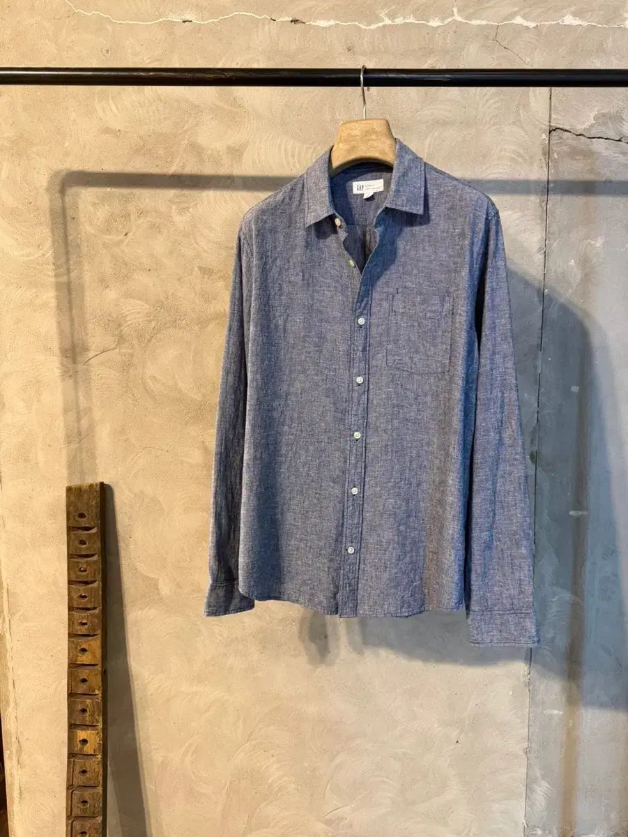 ギャップ シャンブレー シャツ メンズ100
