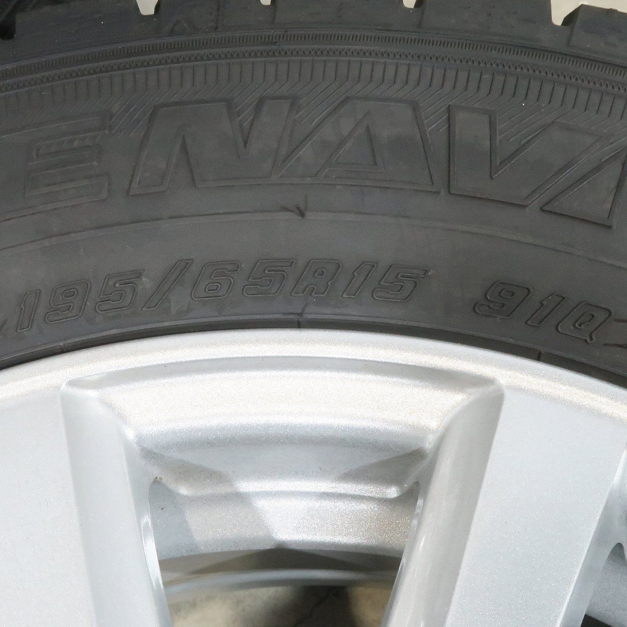 プリウス カローラ レクサス CT 等 4本 社外 15インチ 6J +43 5H