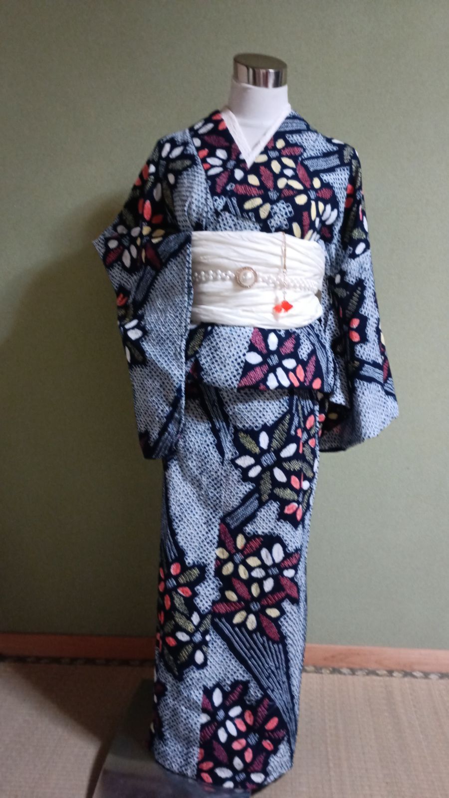 有松鳴海絞り】高級浴衣 単品 藍色×多色 花模様 総絞り - メルカリ
