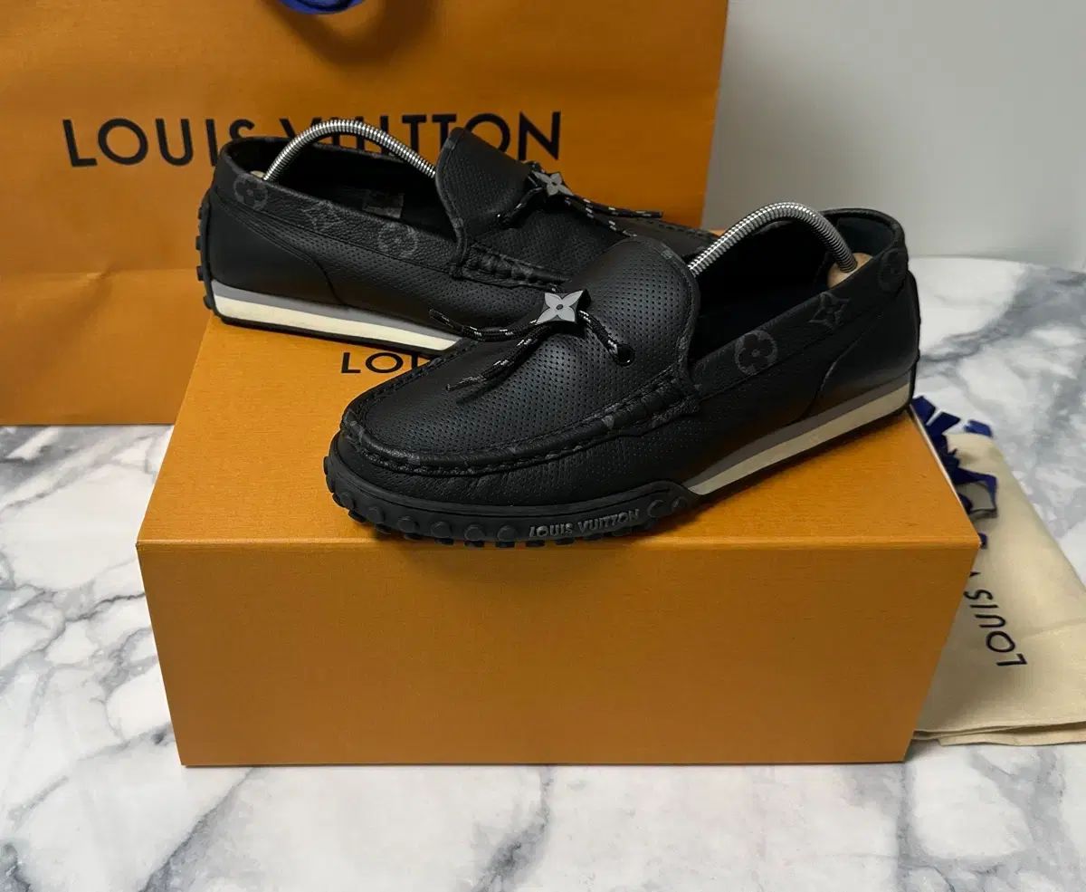 7 ルイヴィトン LV レーサー モカシンシューズ ローファー (2回着用)
