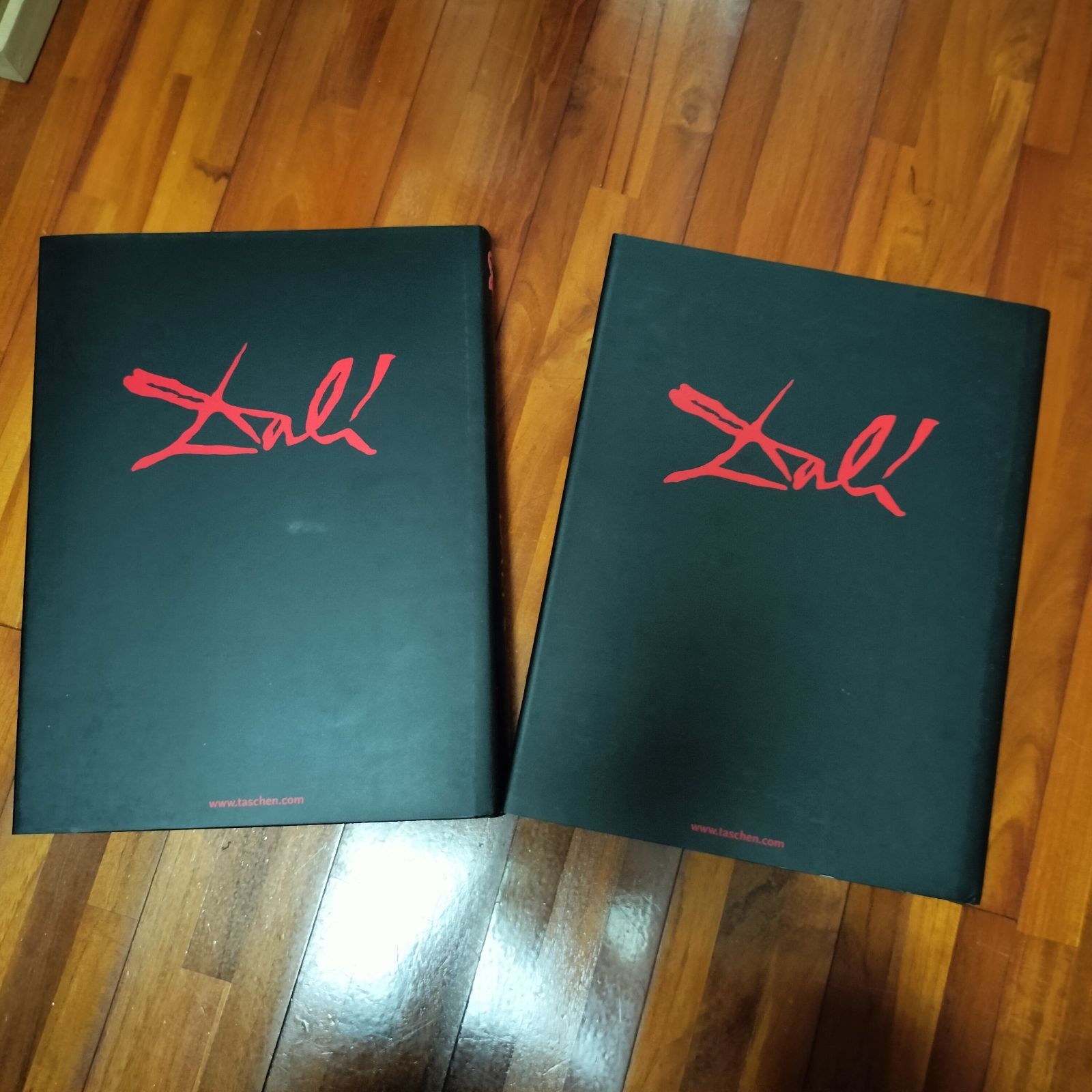 本 「ダリ全画集（2巻セット）―サルバドール・ダリ／TASCHEN」