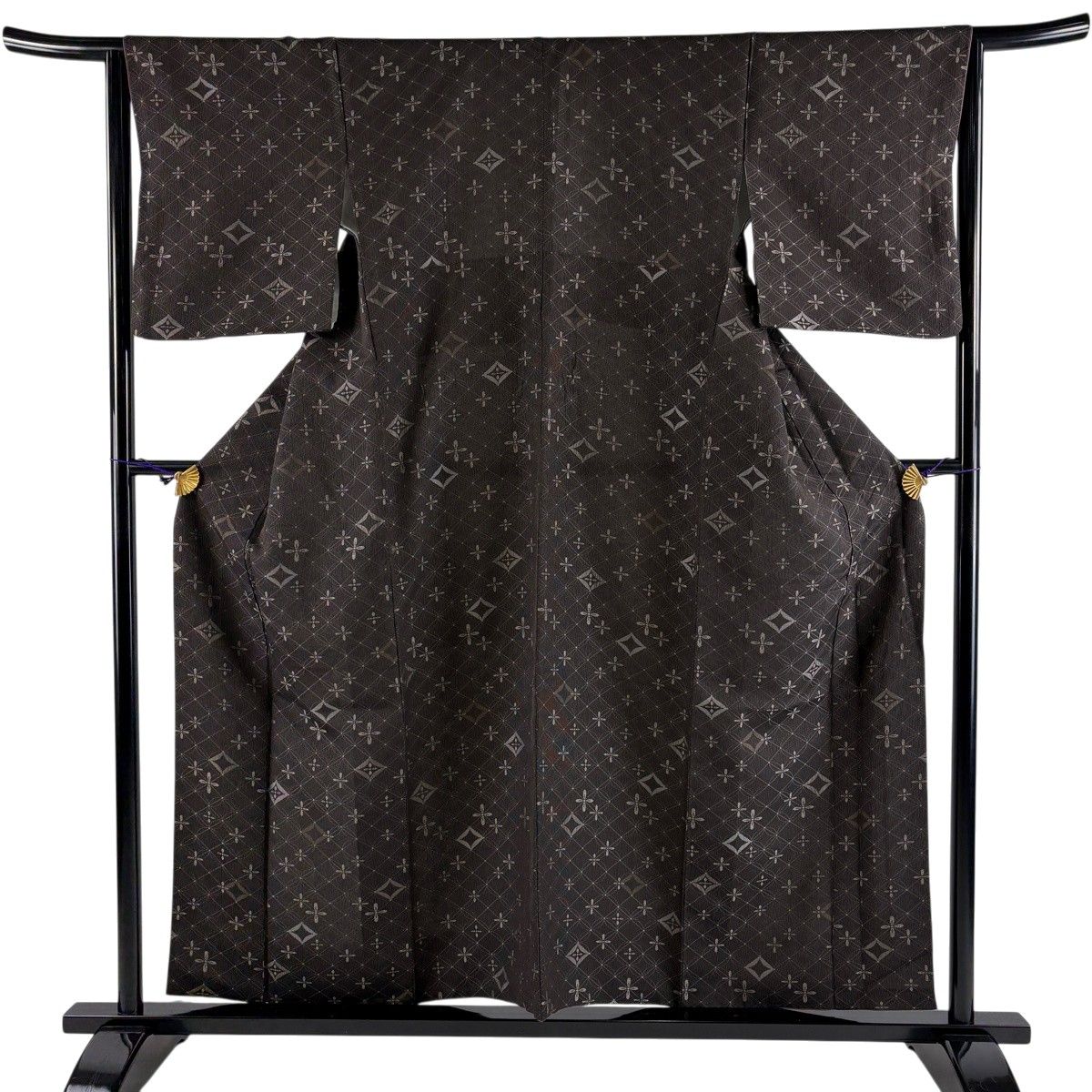 【美品】 紬 身丈156.5cm 裄丈64.5cm M 袷 七宝 焦茶色 正絹 名品 【中古】