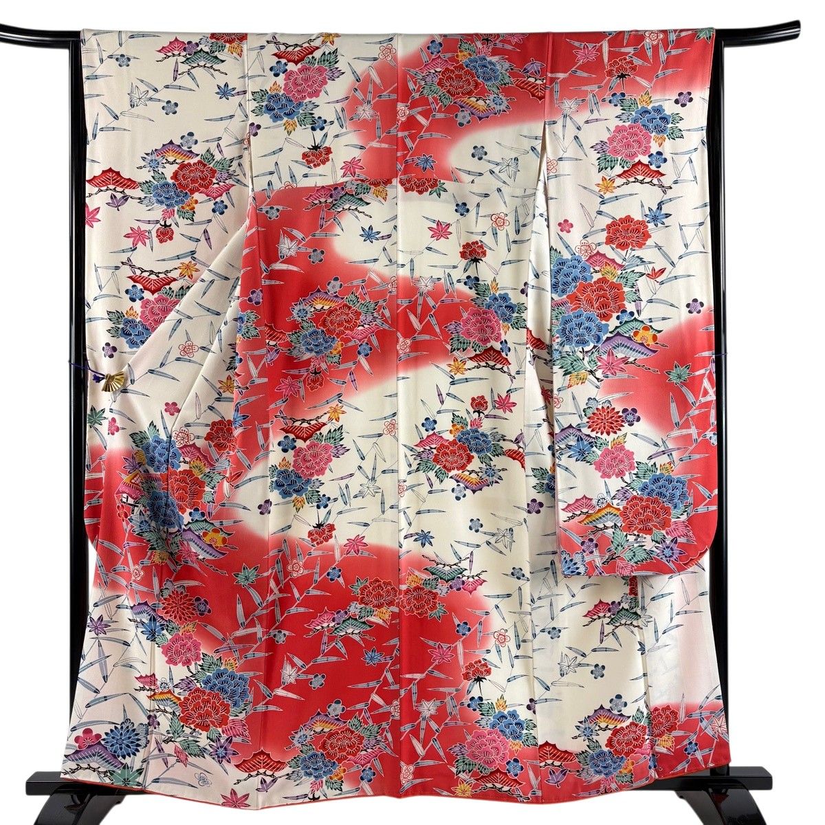 【美品】 振袖 身丈160.5cm 裄丈66cm M 袷 草花 クリーム 正絹 秀品 【中古】