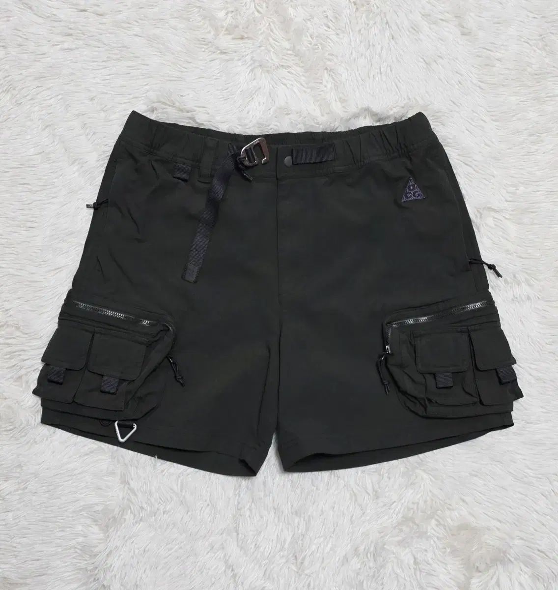 ナイキACG カーゴショーツ セコイア