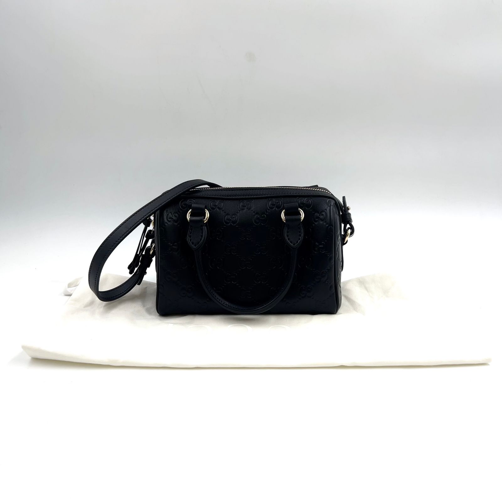 新着】GUCCI GGエンブレム ショルダーバッグ レザー ブラック