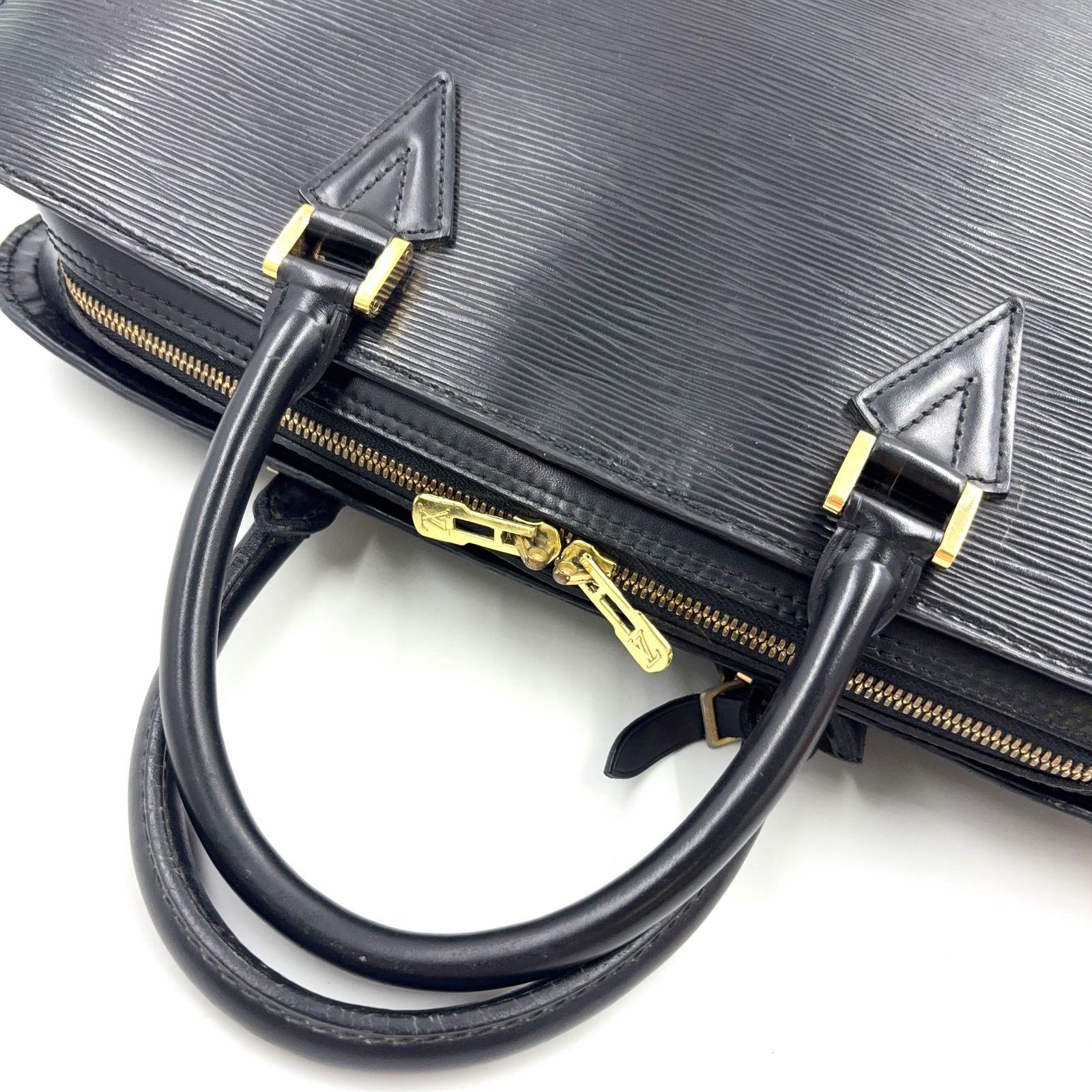 新着】LOUIS VUITTON ソルボンヌ エピ エピ ノワール レザー ブラック