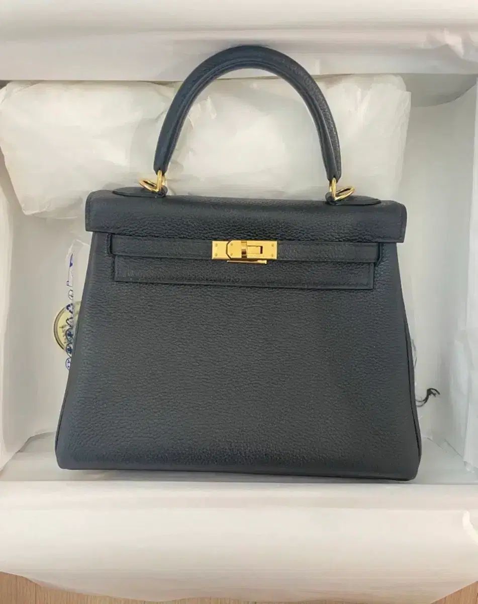 エルメス ケリー 25 ブラック ゴールド金具 ハンドバッグ 2,111,968円