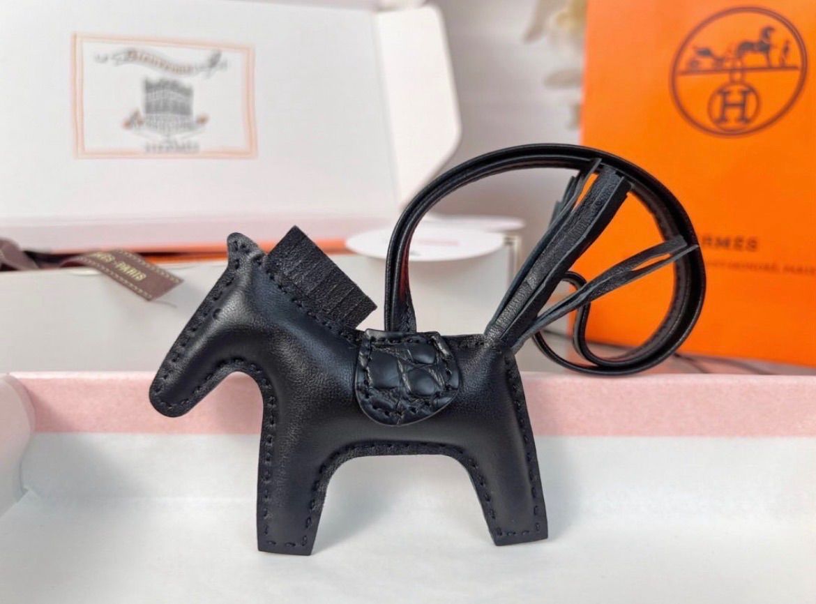 超希少 HERMES エルメス PM ロデオチャーム ブラック クロコ