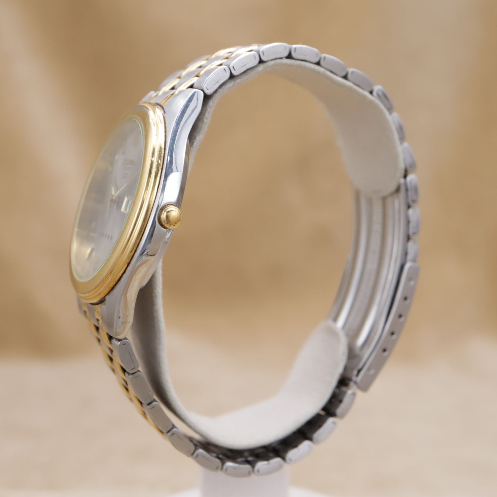 セイコー ファイブ クォーツ 7N48-8000 SEIKO5 QUARTZ デイデイト シルバー ゴールド 海外モデル 37.5mm 1994年製 電池交換済 【６ヶ月保証】 CH599