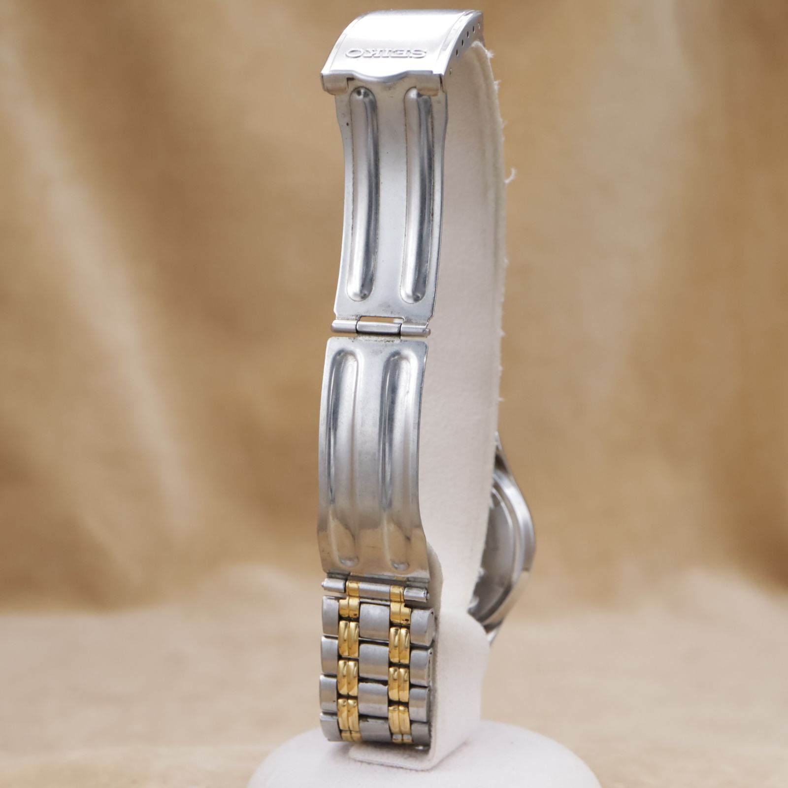 セイコー ファイブ クォーツ 7N48-8000 SEIKO5 QUARTZ デイデイト シルバー ゴールド 海外モデル 37.5mm 1994年製 電池交換済 【６ヶ月保証】 CH599