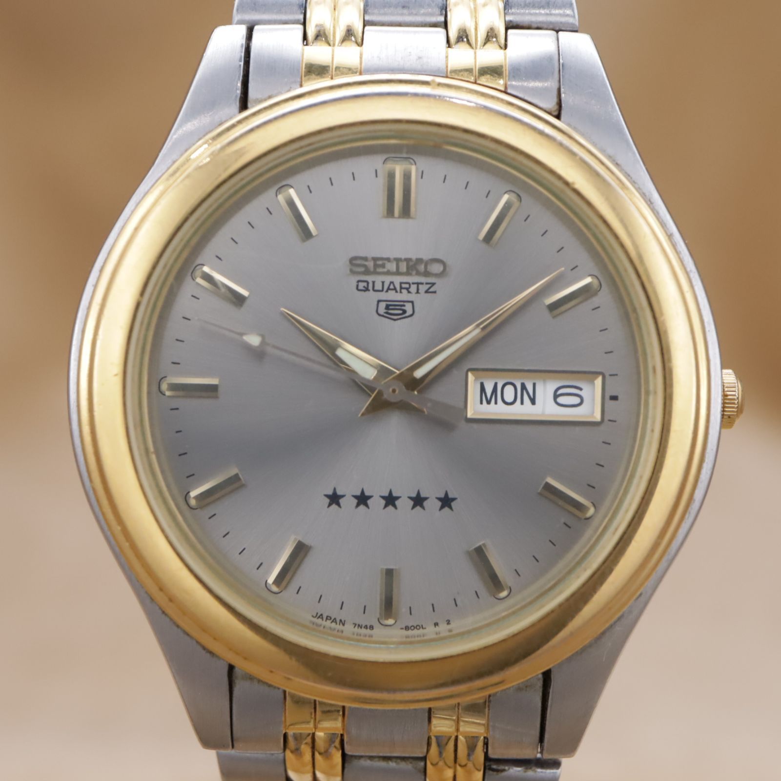 セイコー ファイブ クォーツ 7N48-8000 SEIKO5 QUARTZ デイデイト シルバー ゴールド 海外モデル 37.5mm 1994年製 電池交換済 【６ヶ月保証】 CH599