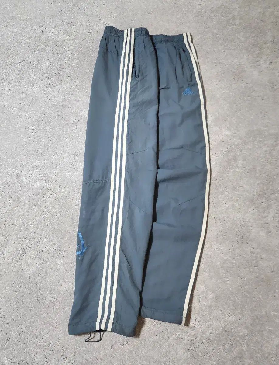 必須アイテム adidas 3本線 シャーク トラックパンツ トレーナー ワイド ウィンドブレーカー ズボン