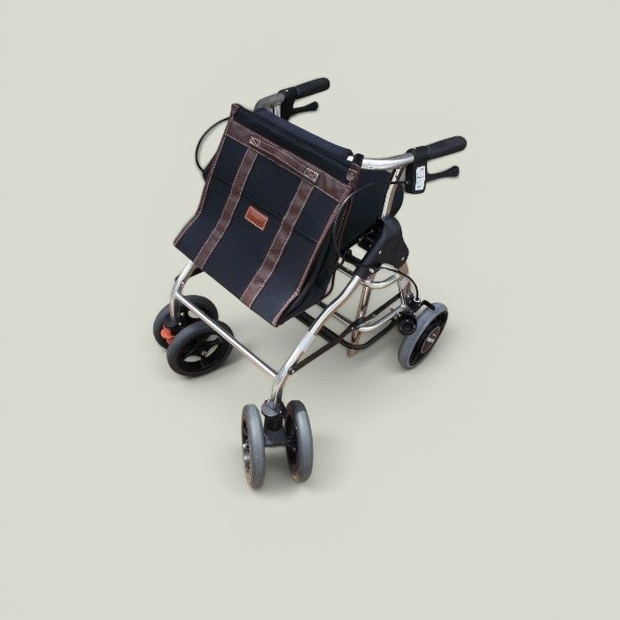 送料無料（一部地域を除く）歩行器 シルバーカー　テイコブリトルR ts-26-0617-01