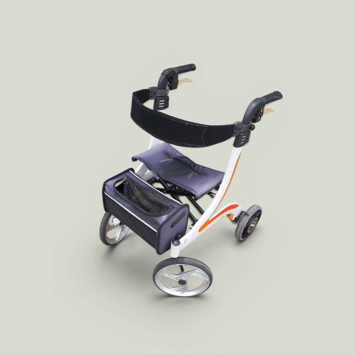 送料無料（一部地域を除く）四輪歩行車 KW41(抑速ブレーキ付)座面、バッグ焼けあり ts-26-0617-02