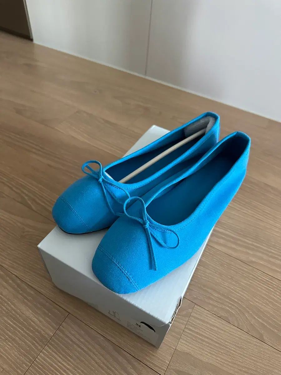 フラット シューズ 245 新品 ブルー