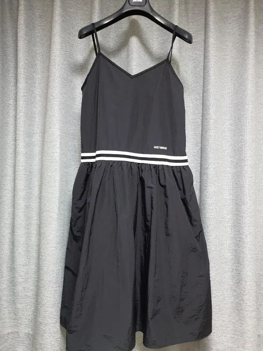 ラッキーマルシェ ロゴ ポイント シャカシャカ素材 ロング ONE PIECE F