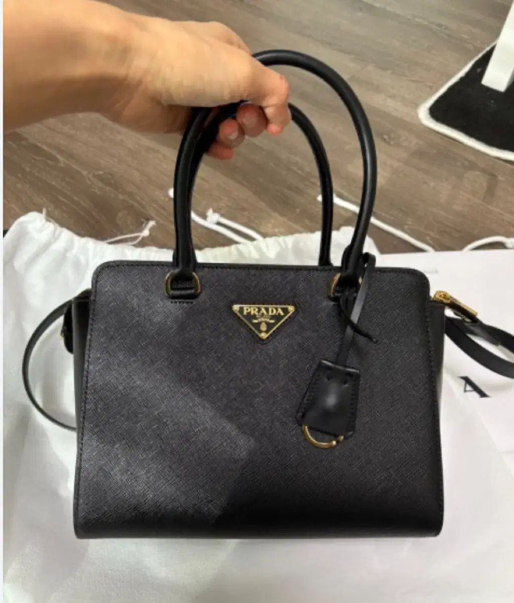 PRADA サフィアーノ ミニ ショルダー バッグ