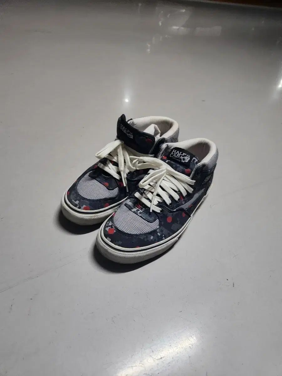 VANS × Supreme COMME des GARCONS ハーフキャブ