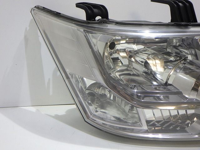 デリカD5 ヘッドライト左右 HID CV1W CV5W 前期 100-87918 8301C536