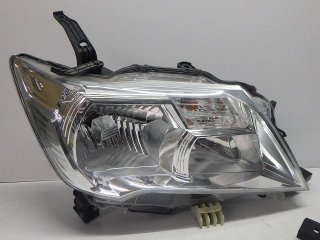 セレナ ヘッドライト 左右 HID キセノン 前期 C26 NC26 100-23097 B