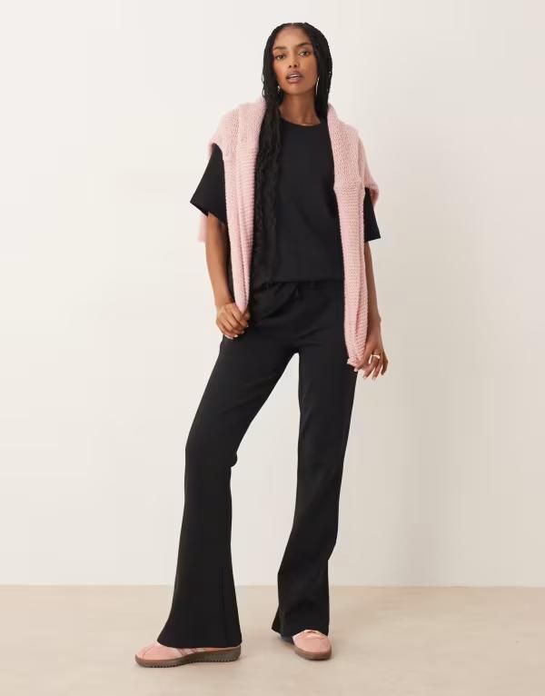 エイソス レディース ボトムス カジュアルパンツ パンツ スウェットパンツ ASOS DESIGN interlock flared sweatpants part of a set Black ブラ