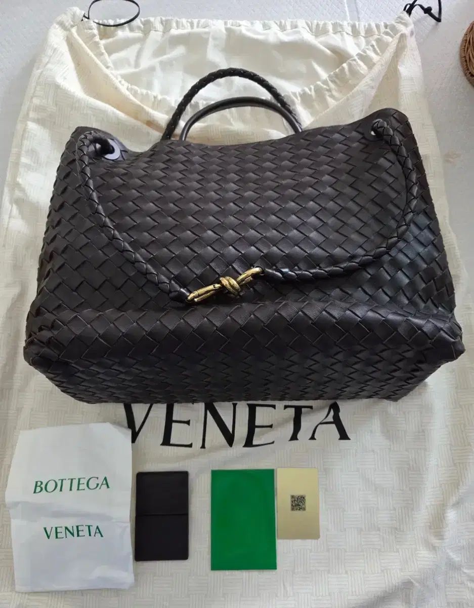 BOTTEGA VENETA ボッテガ・ヴェネタ アンディアーモ large ブラウン